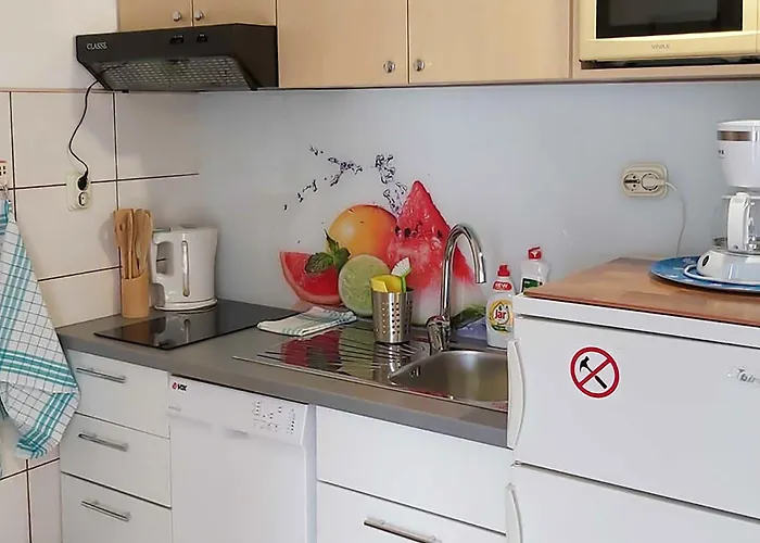 1 Bedroom Cozy In Apartman Zivogosce